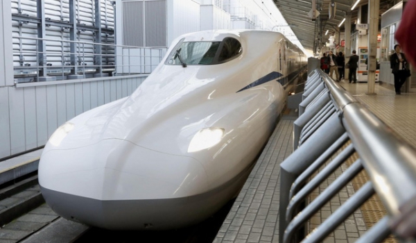 Nhật Bản ra mắt tàu Shinkansen mới, có thể chạy dù mất điện